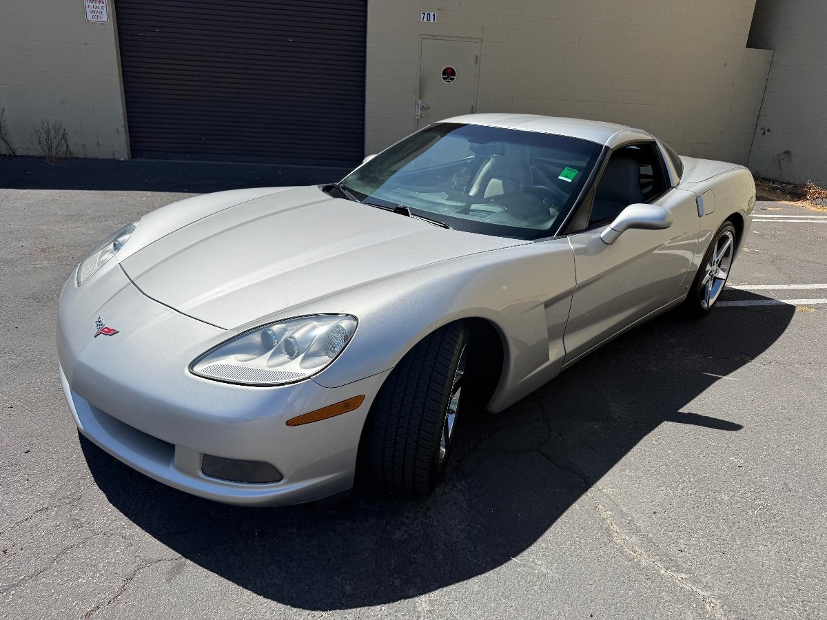 Used 2007 Chevrolet Corvette Coupe w/ Preferred Equipment Group RWD image 5