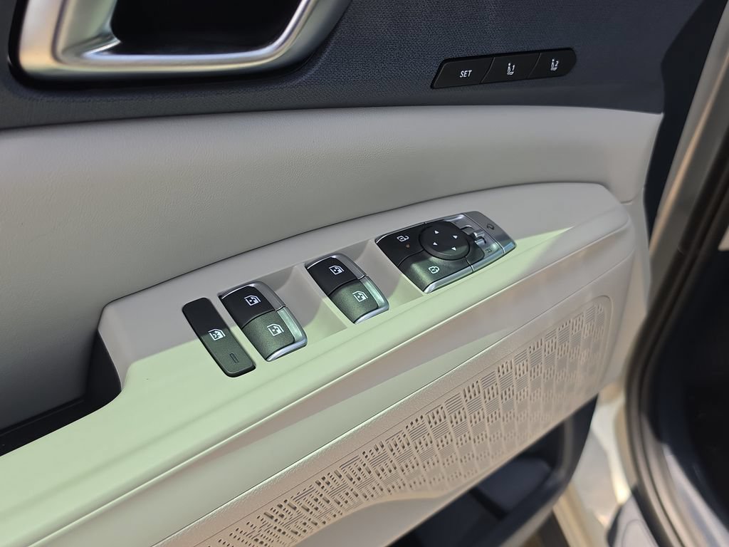 New 2026 Kia Carnival EX FWD image 21