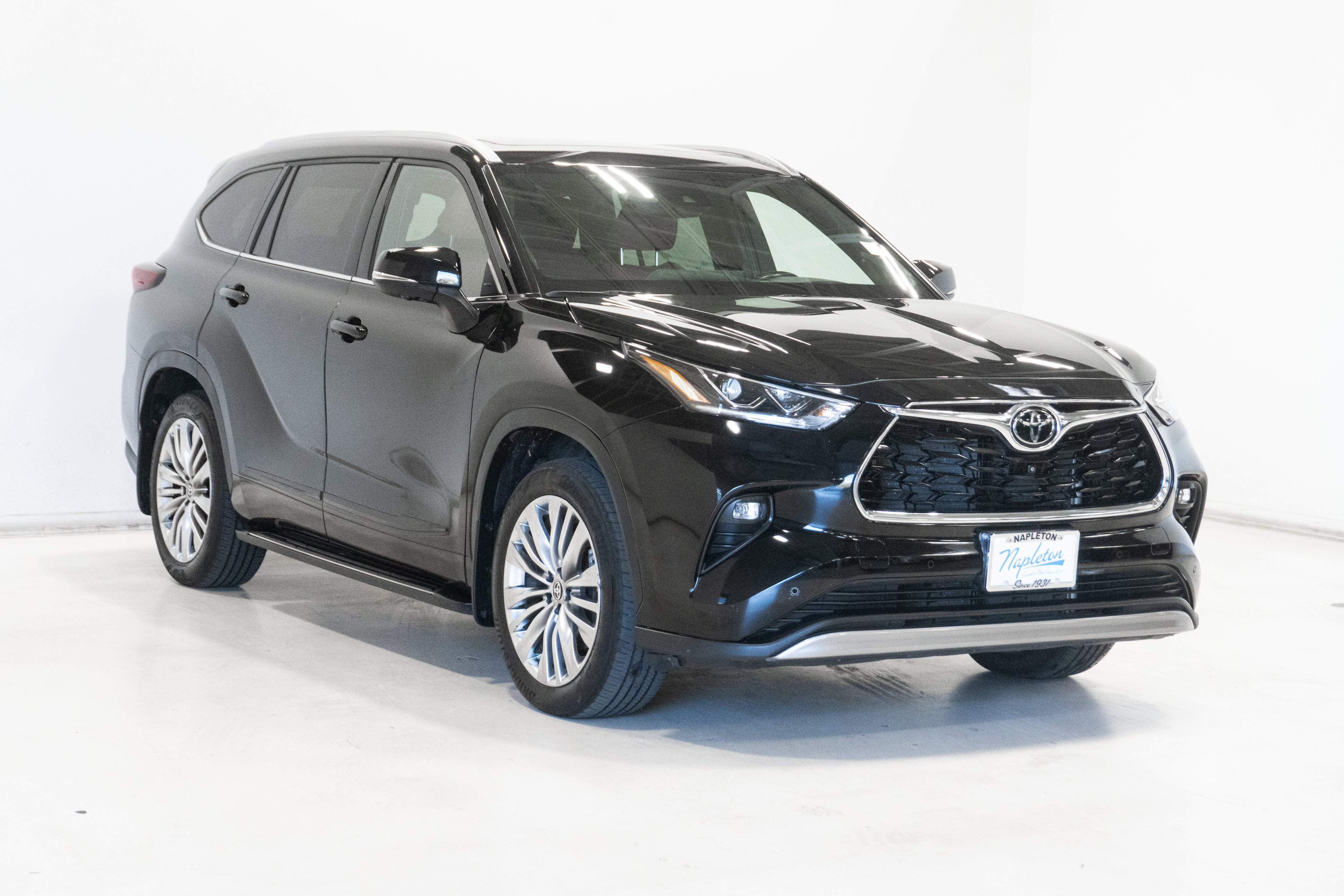 Used 2025 Toyota Highlander Platinum AWD/4WD image 6