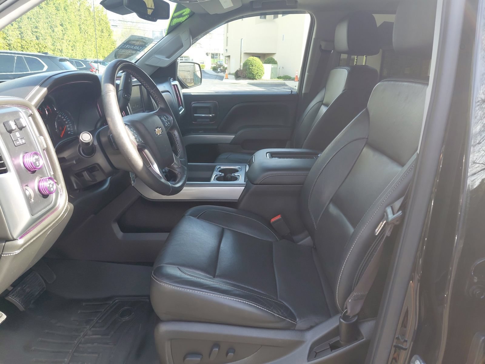 Used 2017 Chevrolet Silverado 1500 LTZ Z71 w/ LTZ Plus Package AWD/4WD image 2