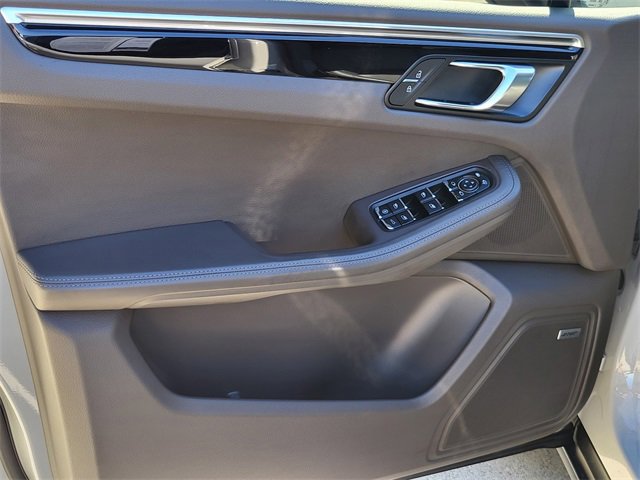 Used 2021 Porsche Macan image 19