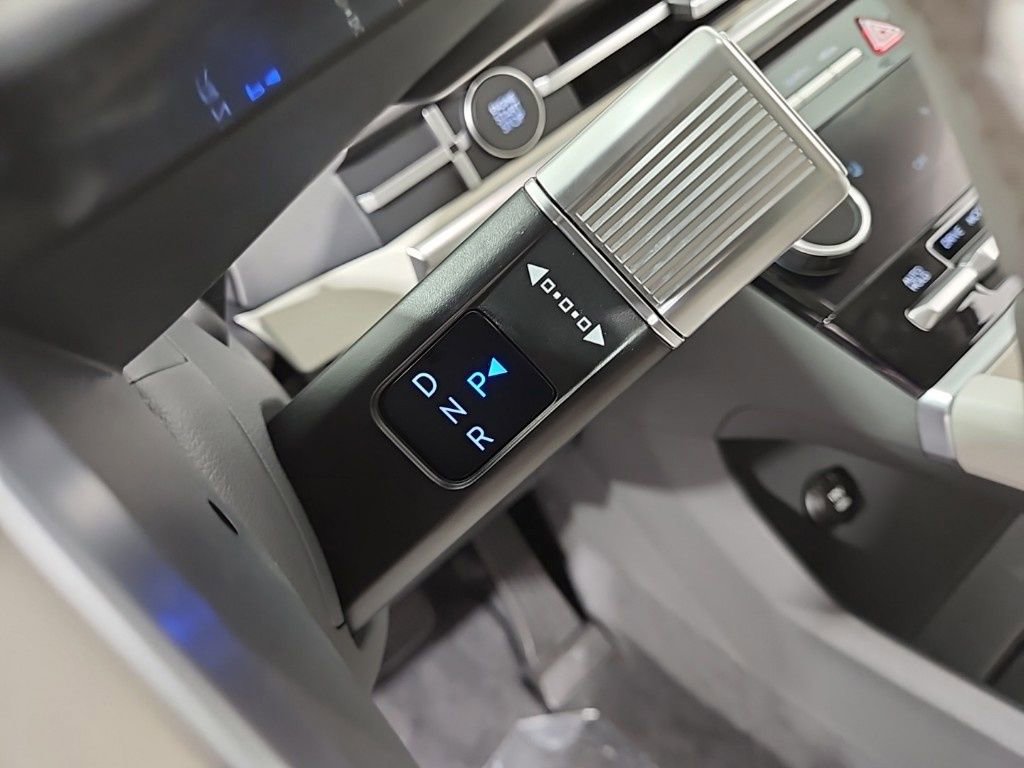 Used 2025 Hyundai Santa Fe SEL image 24