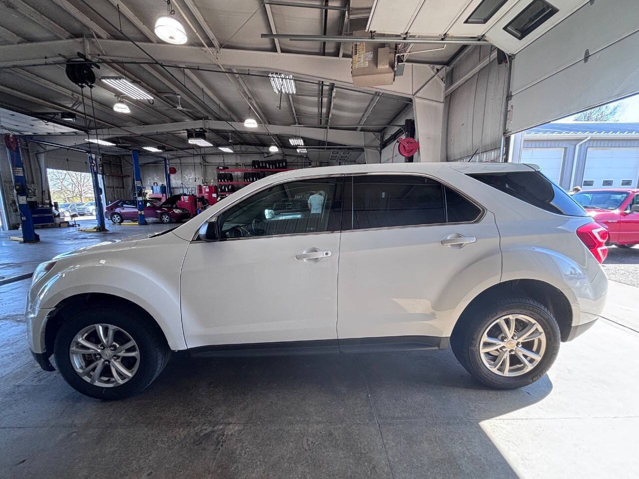 Used 2017 Chevrolet Equinox LS AWD/4WD image 1
