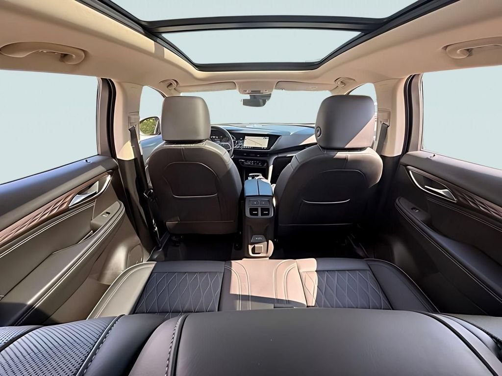 Used 2023 Buick Envision Avenir AWD/4WD image 28
