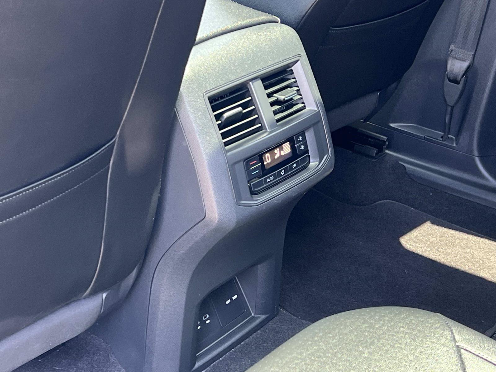 Certified 2023 Volkswagen Atlas SE w/ Panoramic Sunroof Package FWD image 23