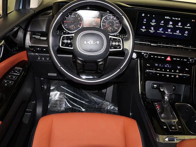 Used 2022 Kia Carnival SX FWD image 3