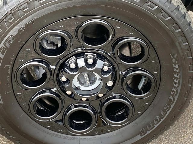 Used 2025 Ford F250 Lariat w/ Black Appearance Package image 29