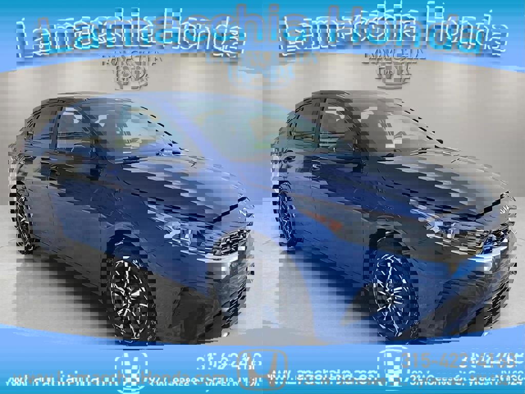 Used 2022 Kia Forte LXS image 1