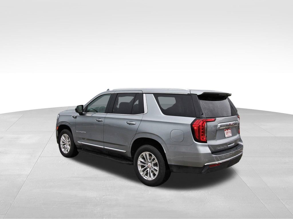 Used 2024 GMC Yukon SLT AWD/4WD image 3