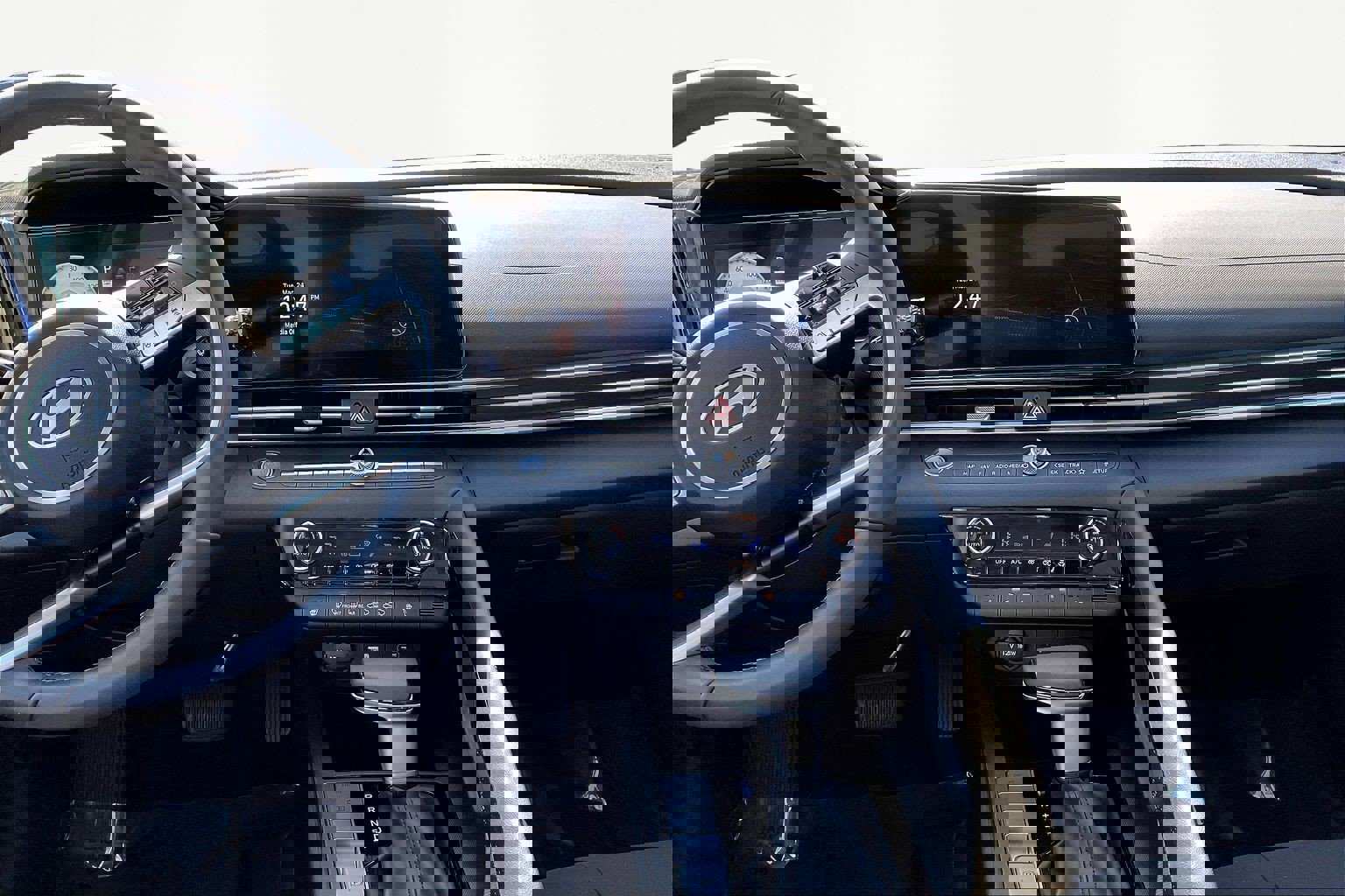 Certified 2025 Hyundai Elantra SEL image 10