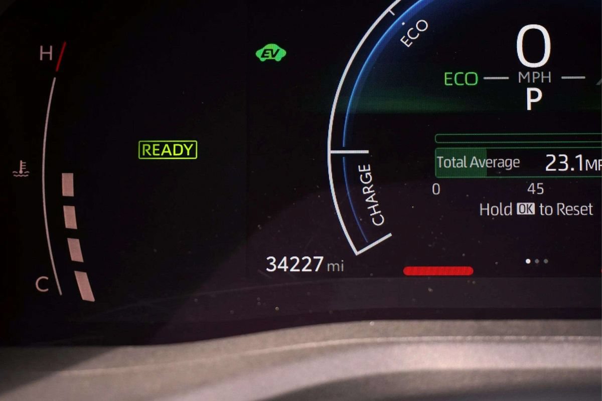Used 2025 Toyota Camry LE FWD image 25