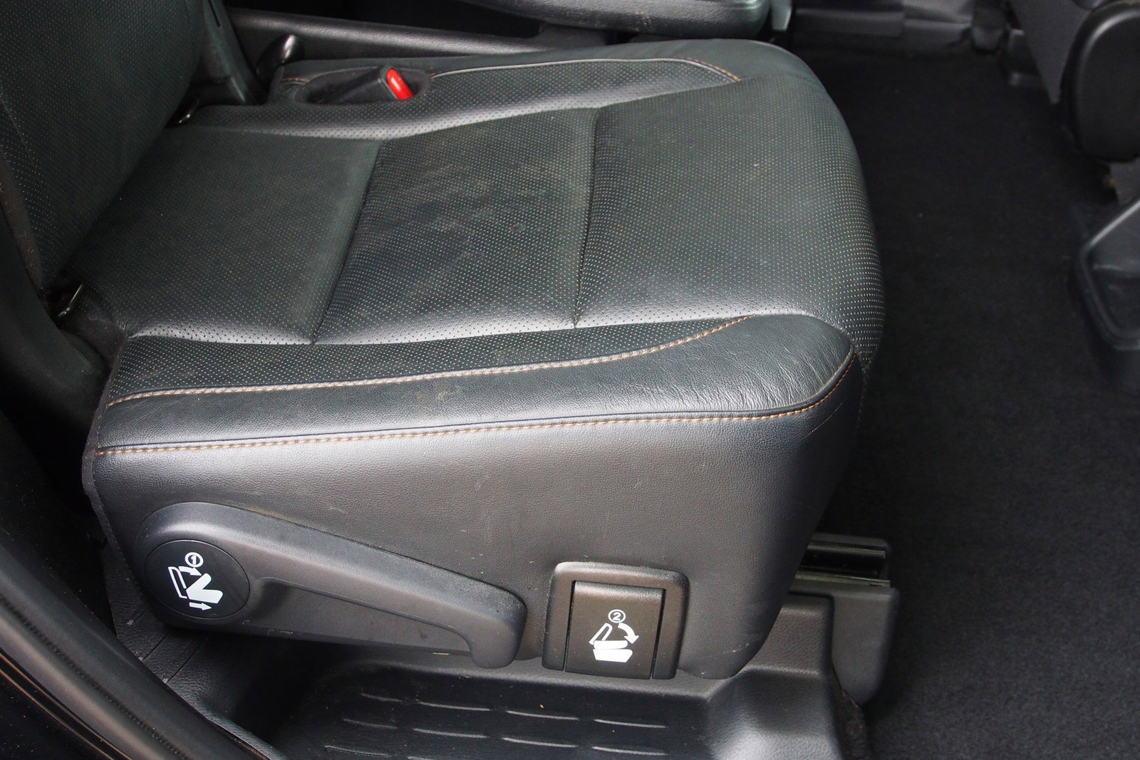 Used 2019 Toyota Highlander Limited FWD image 15