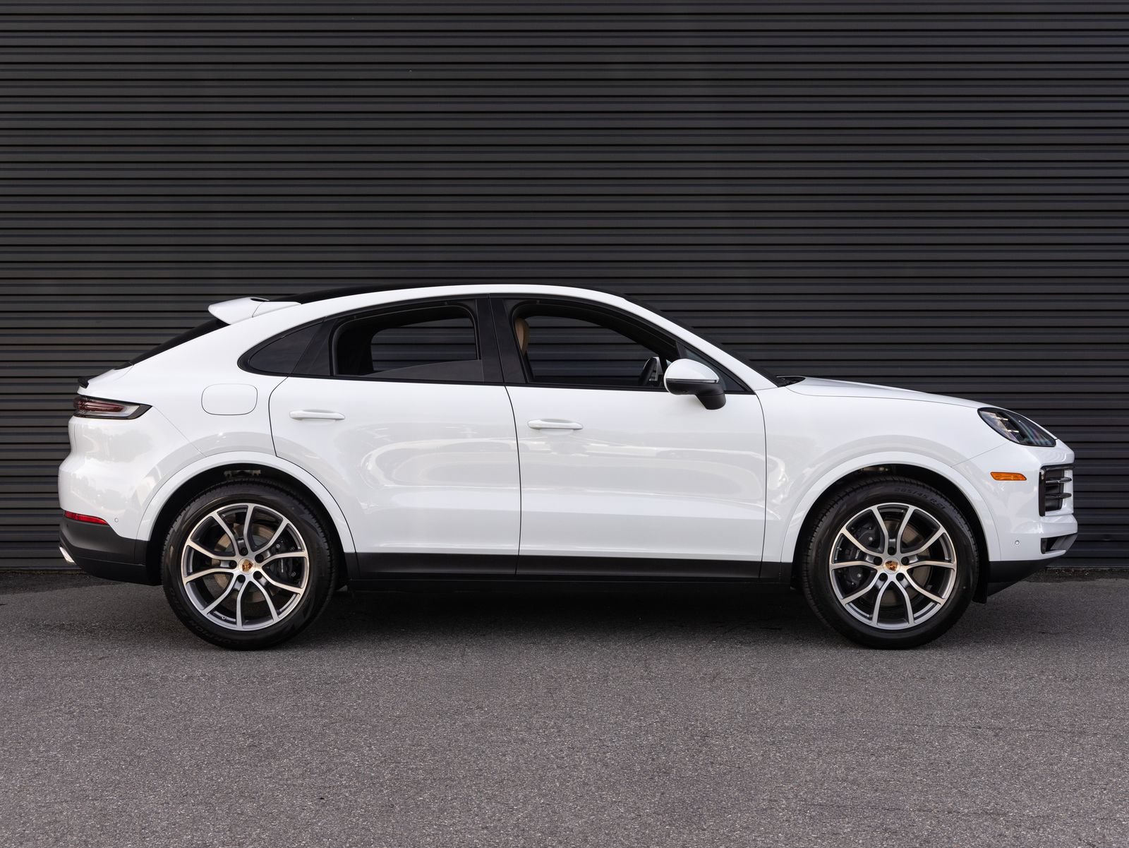 Certified 2026 Porsche Cayenne Coupe AWD/4WD image 8