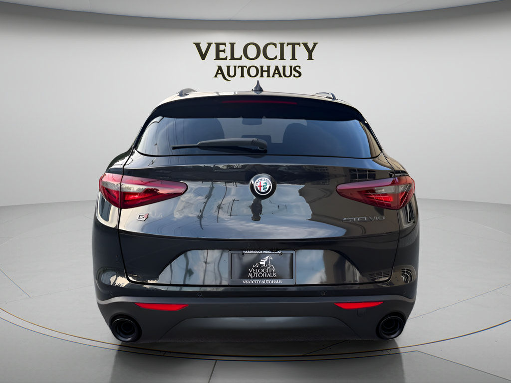 Used 2019 Alfa Romeo Stelvio Ti Sport w/ Quick Order Package 22S Sport AWD/4WD image 6