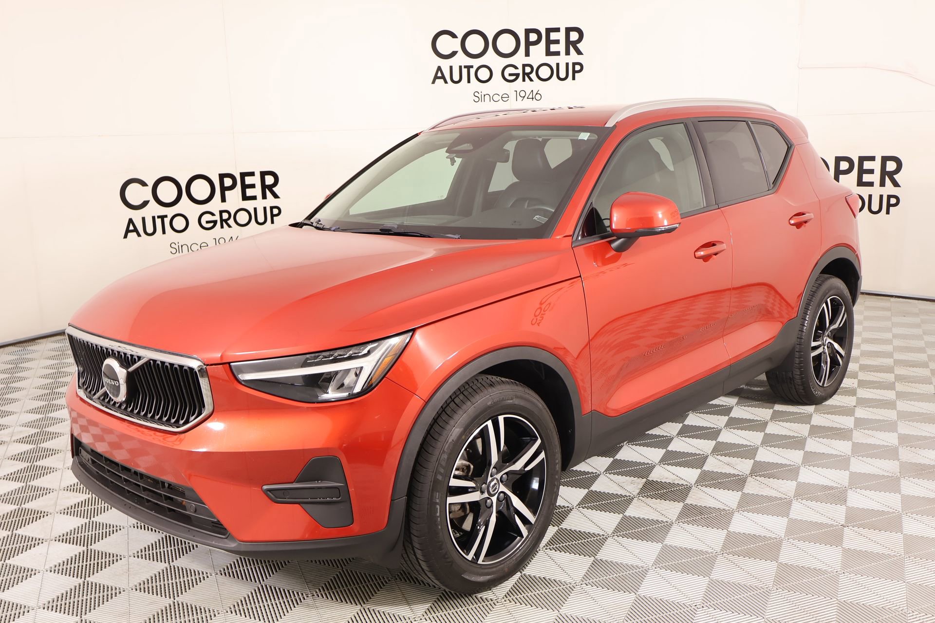 Used 2023 Volvo XC40 B5 Core image 10