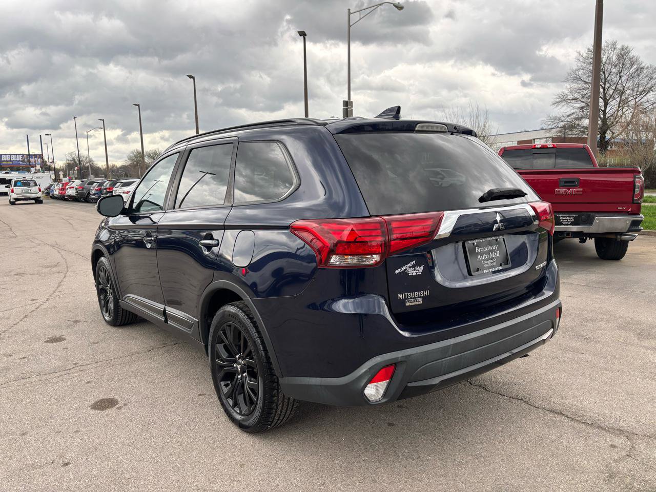 Used 2018 Mitsubishi Outlander LE AWD/4WD image 5