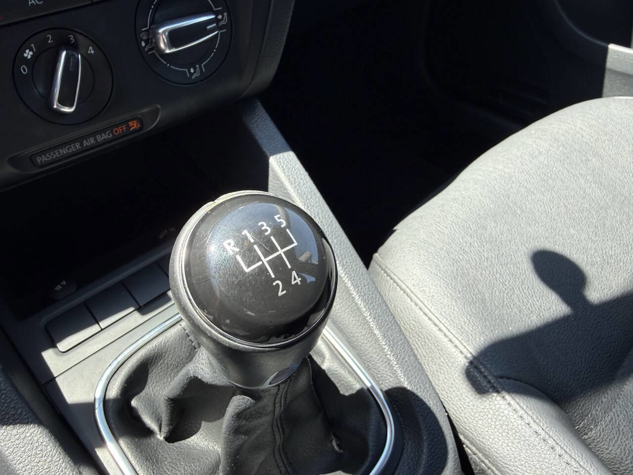 Used 2012 Volkswagen Jetta SE FWD image 10