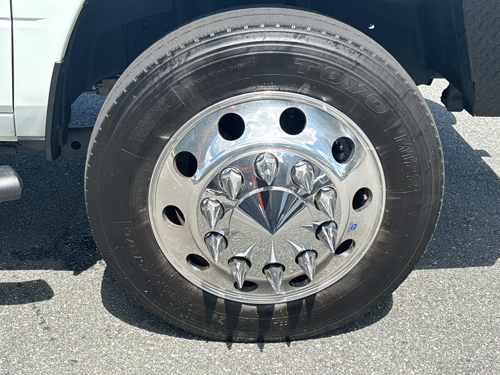 Used 2024 RAM 3500 Tradesman w/ Chrome Appearance Group AWD/4WD image 30