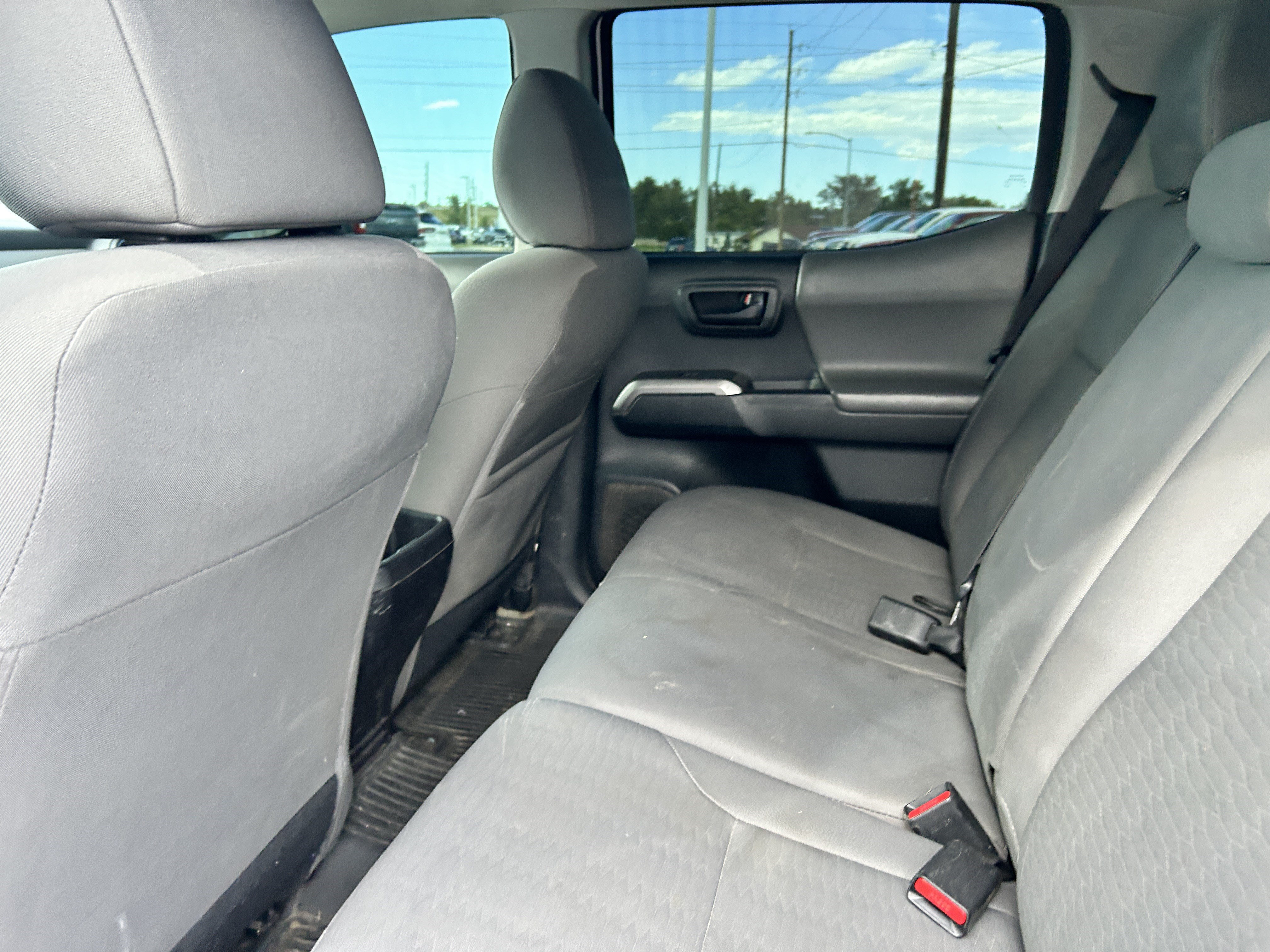Used 2016 Toyota Tacoma SR5 w/ SR5 Appearance Package (SN) RWD image 10