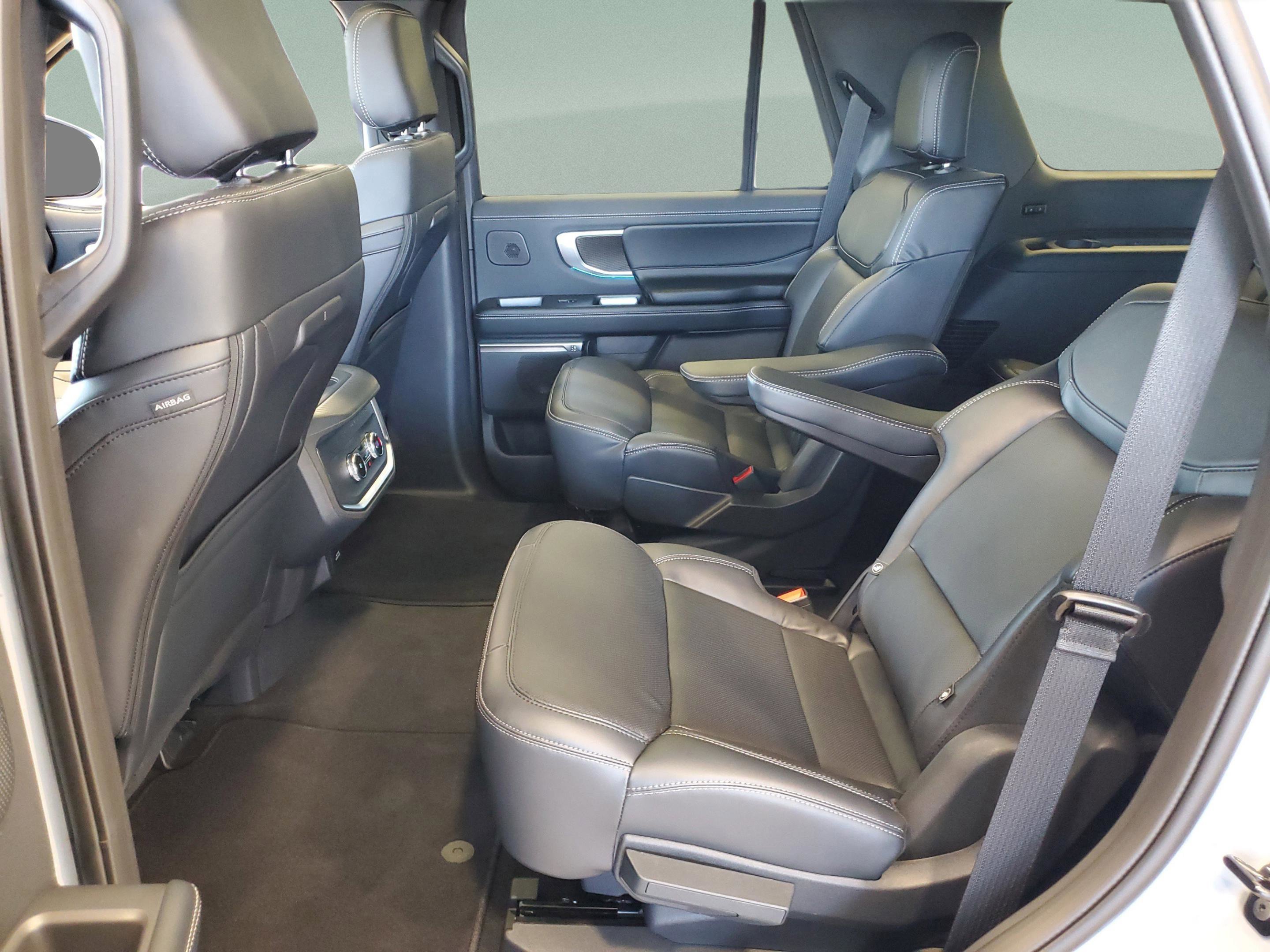 New 2025 Ford Expedition Platinum w/ Stealth Performance Package image 24