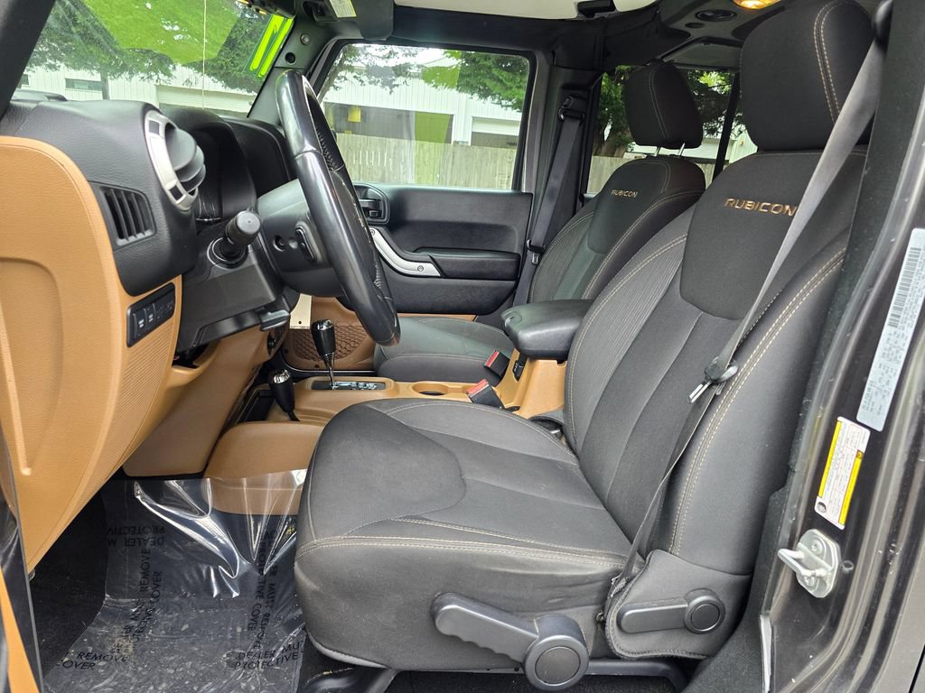 Used 2017 Jeep Wrangler Unlimited Rubicon w/ Connectivity Group AWD/4WD image 26