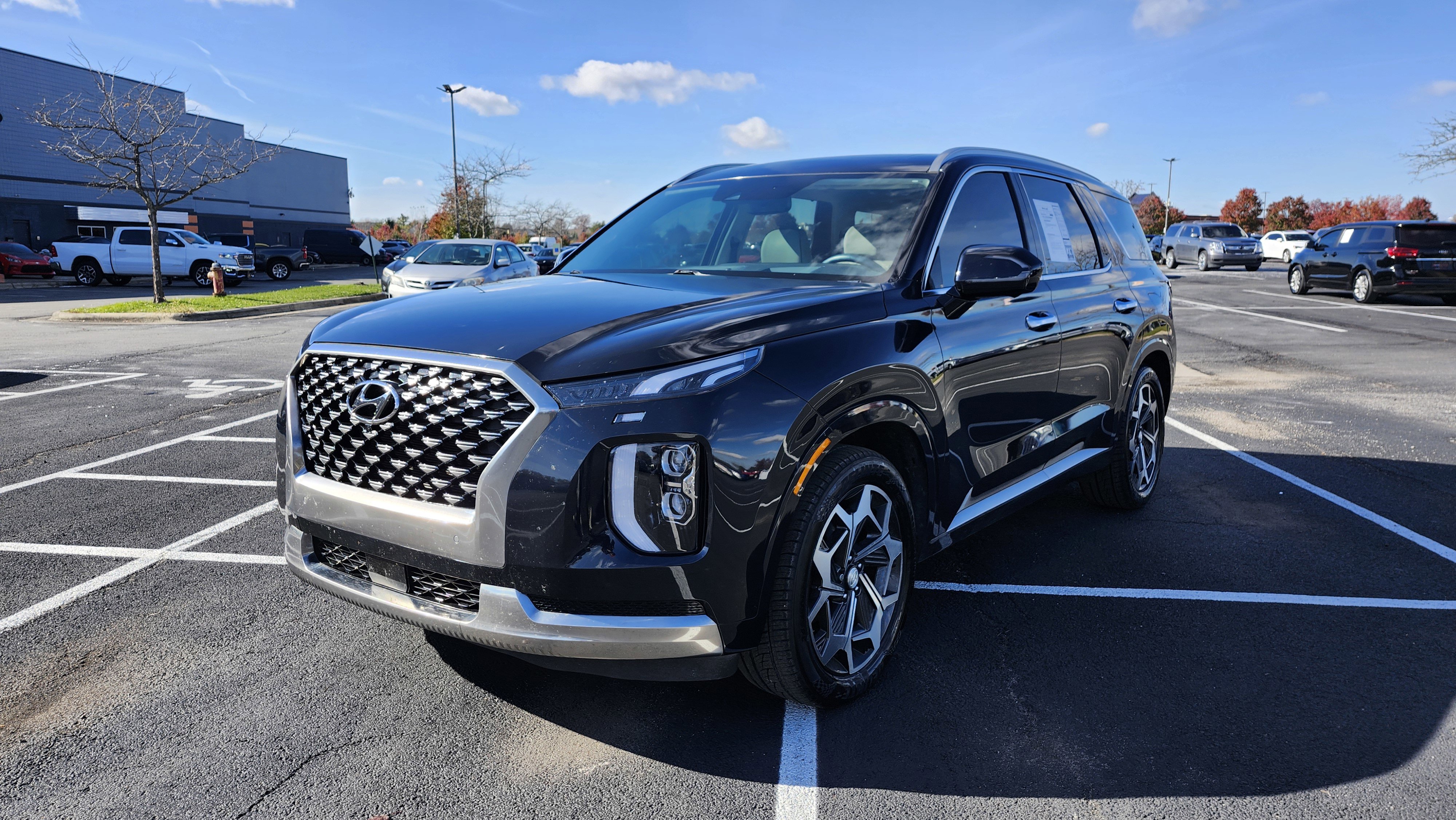 Used 2022 Hyundai Palisade Calligraphy image 3