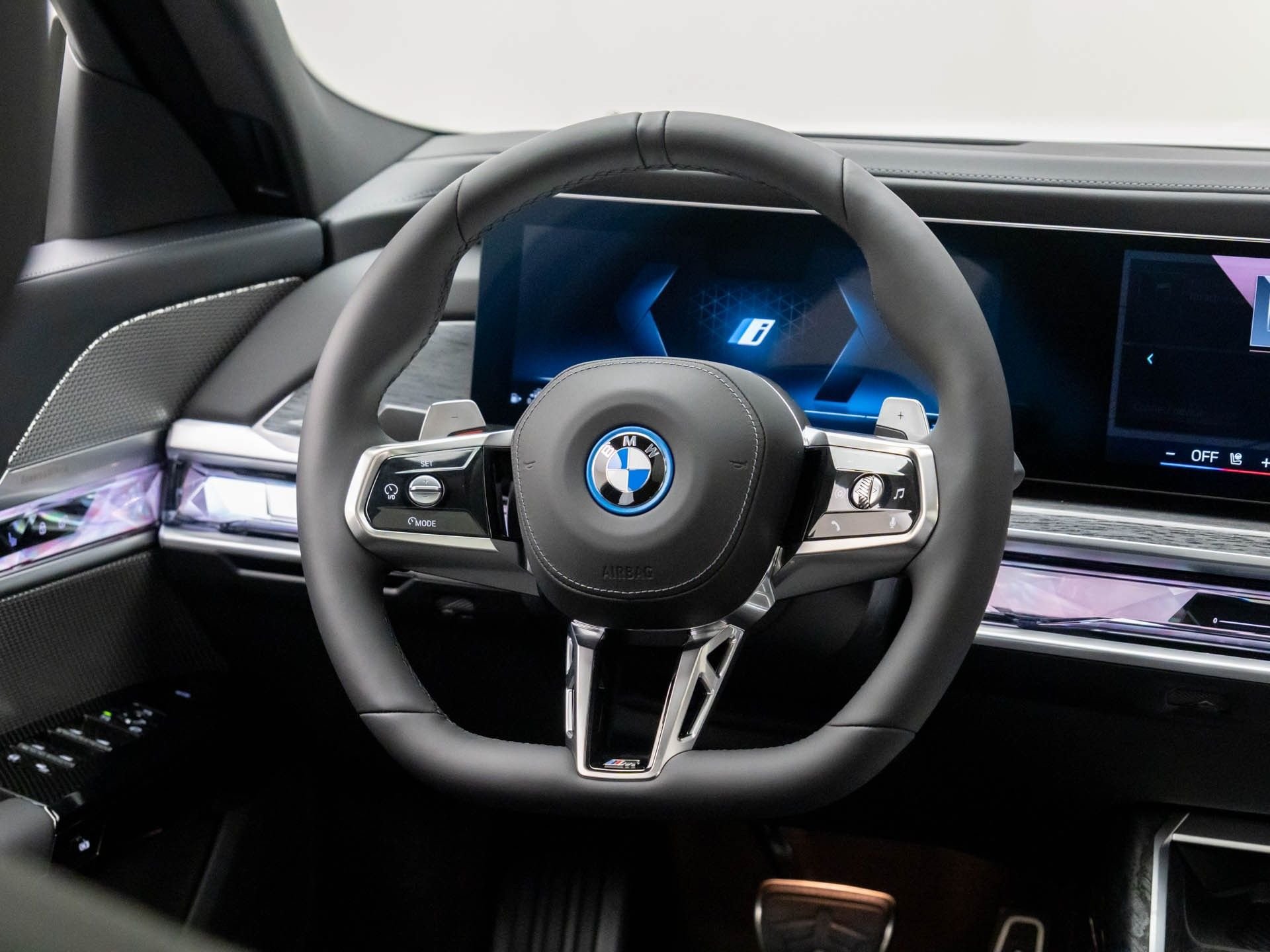 New 2025 BMW 750e xDrive AWD/4WD image 12