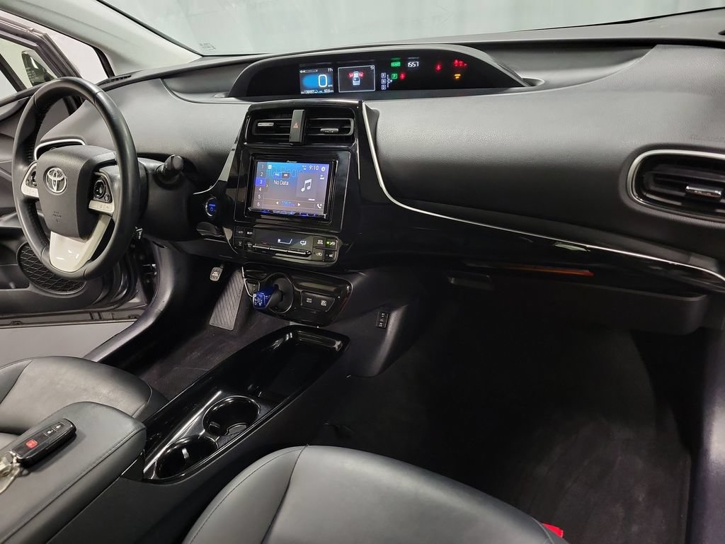 Used 2017 Toyota Prius Four w/ Advanced Technology Package FWD image 30