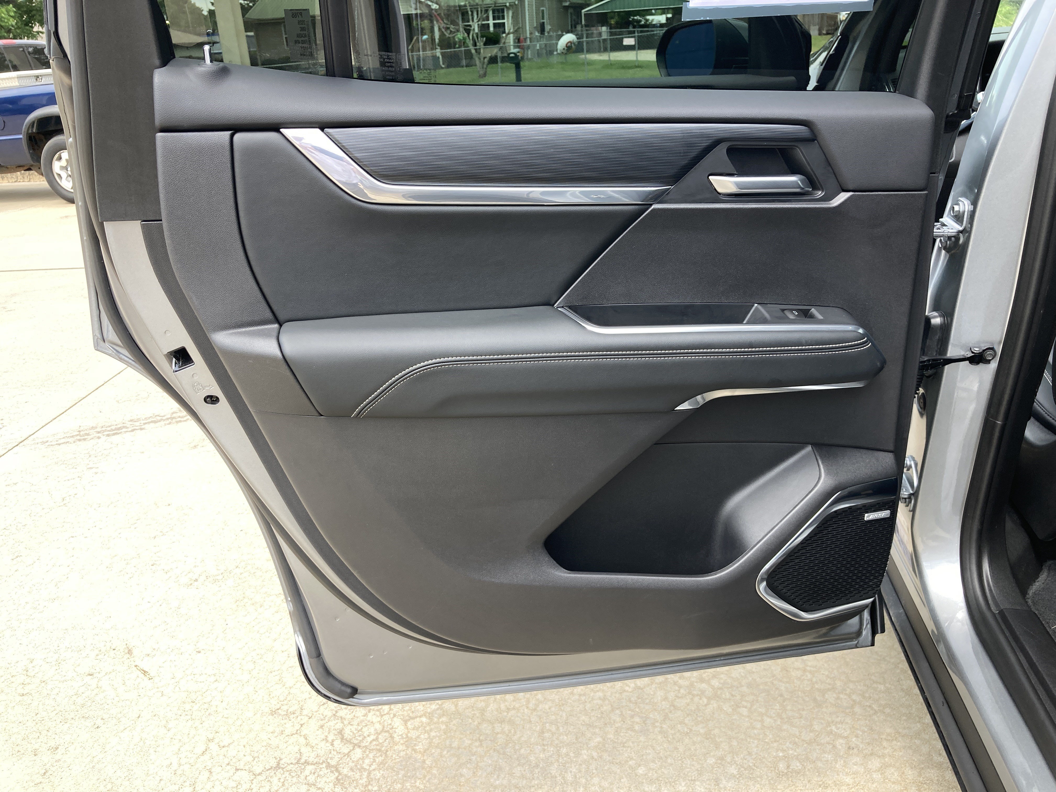 Certified 2026 GMC Acadia Elevation w/ Elevation Premium Package FWD image 31