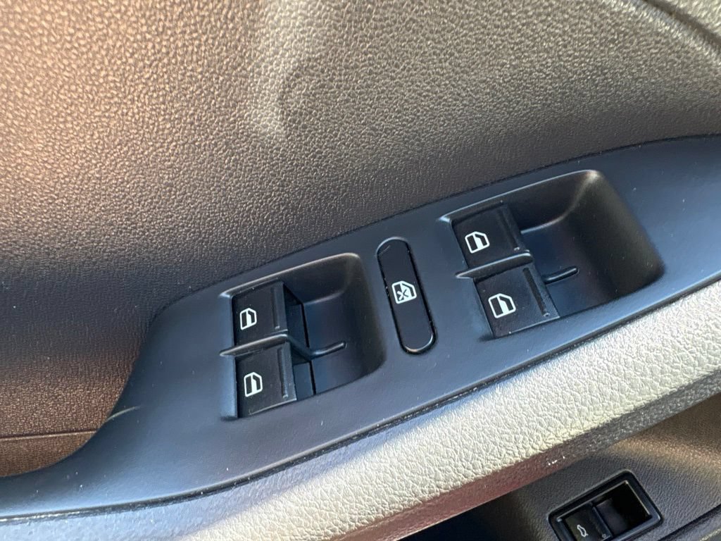 Used 2015 Volkswagen Jetta SE FWD image 12