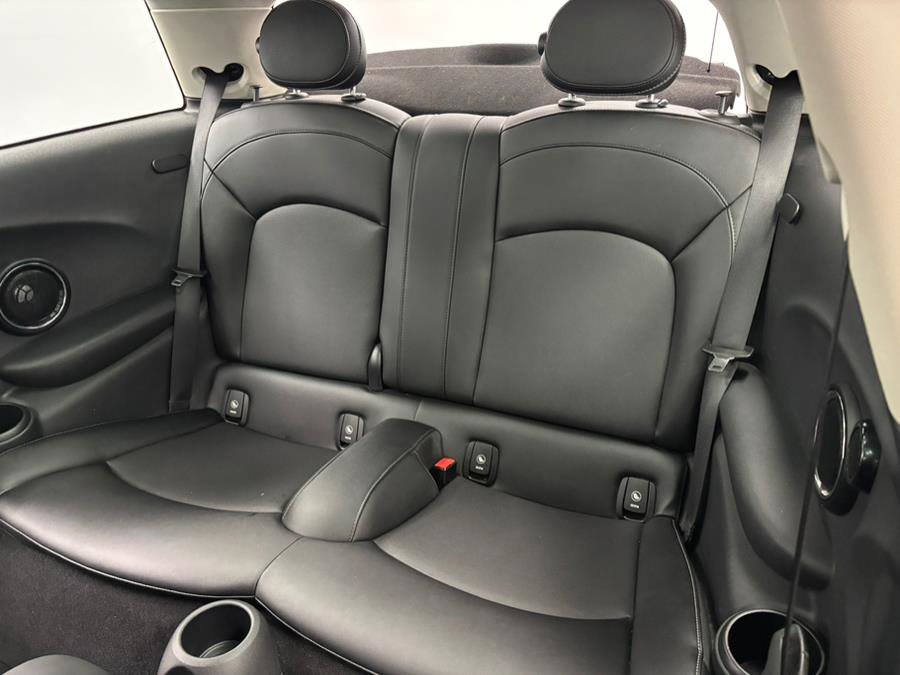 Used 2015 MINI Cooper S image 32