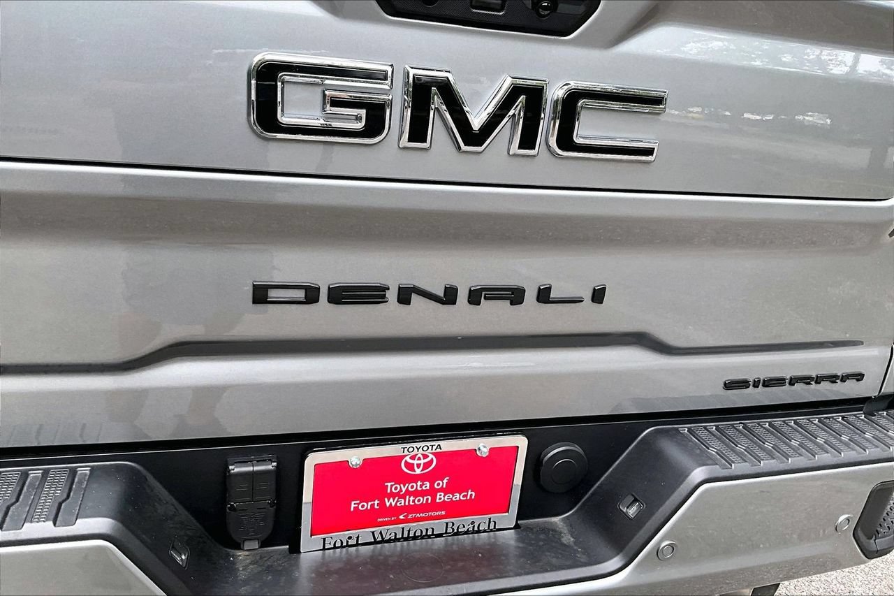 Used 2026 GMC Sierra 2500 Denali Ultimate w/ LPO, Black Badging Package AWD/4WD image 27
