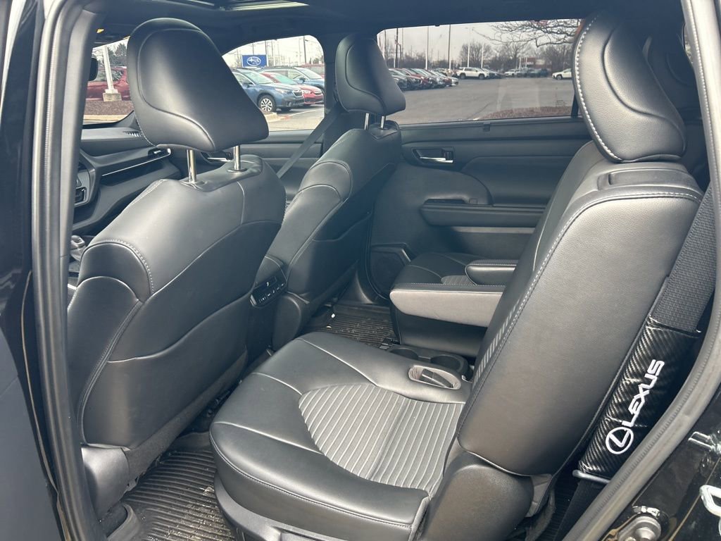 Used 2021 Toyota Highlander XSE image 13