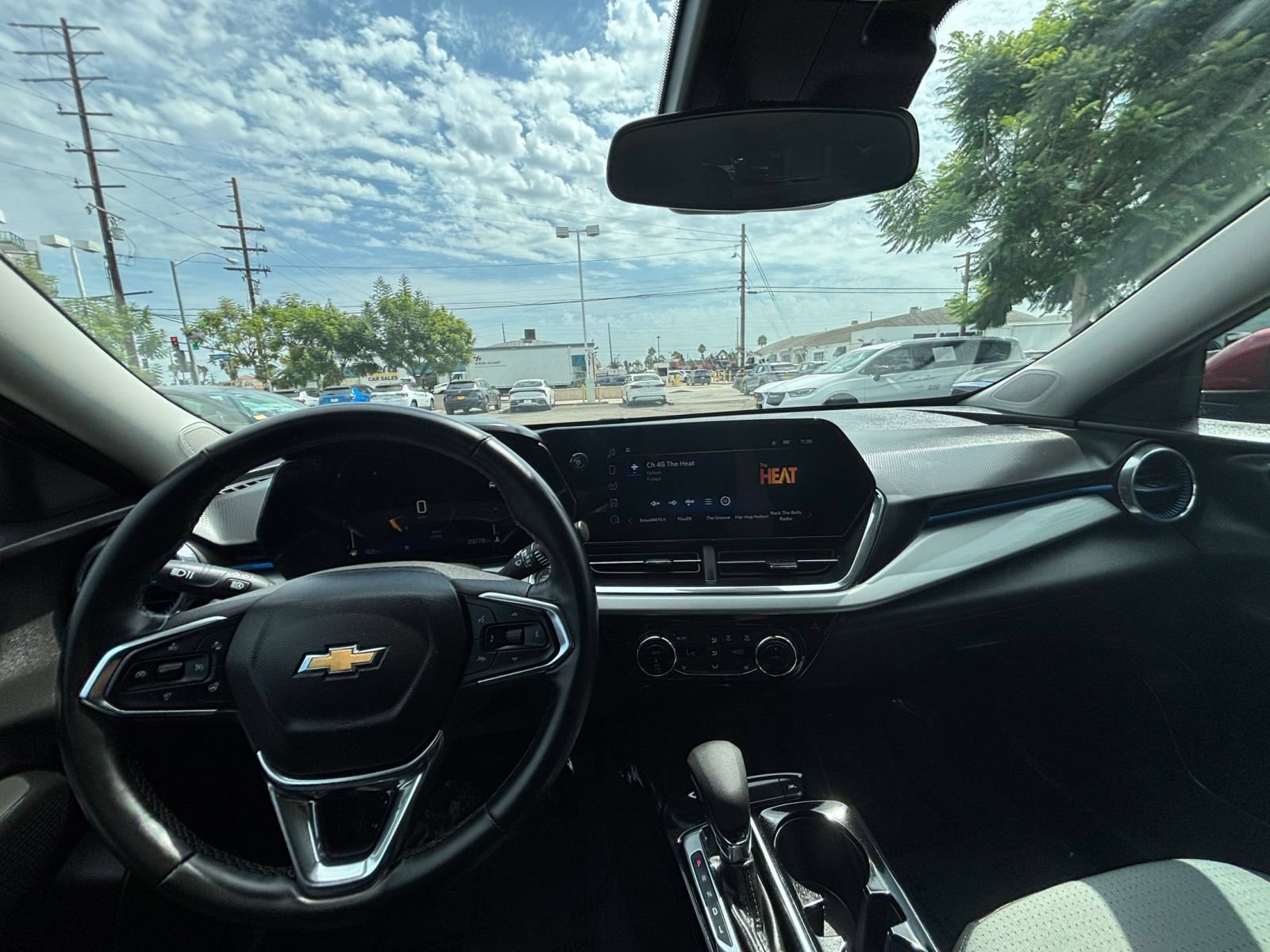 Used 2025 Chevrolet Trax LT w/ LT Convenience Package FWD image 60