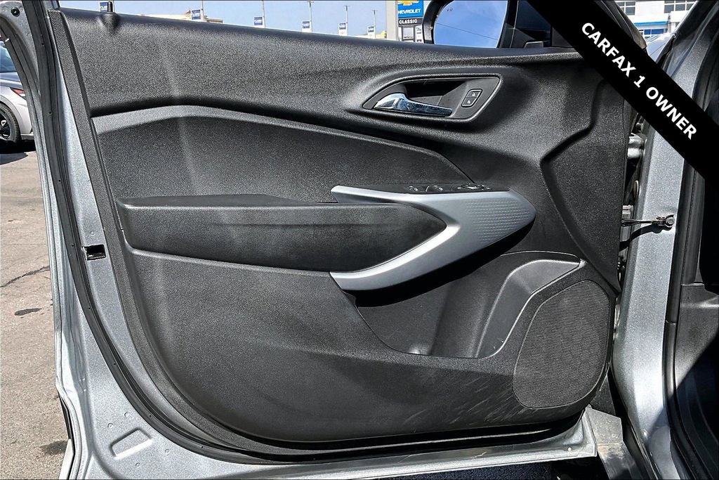 Used 2025 Chevrolet Trax LS w/ LS Convenience Package image 19