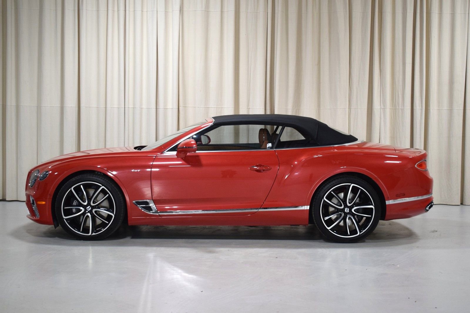 Certified 2023 Bentley Continental GT Azure image 17