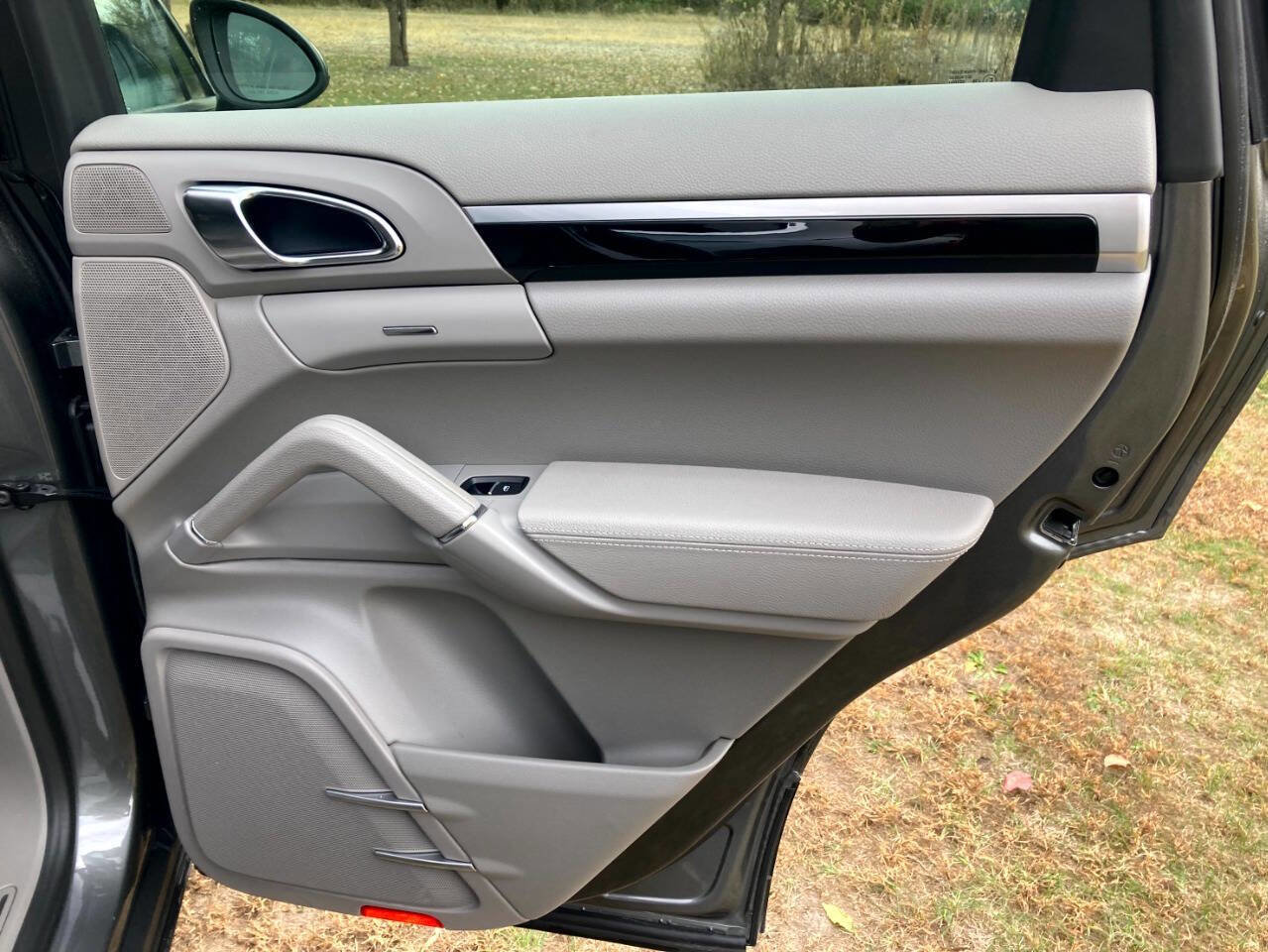 Used 2014 Porsche Cayenne AWD/4WD image 24