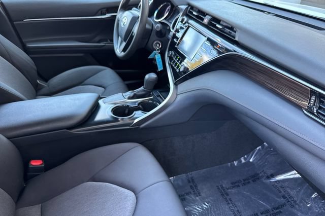 Used 2019 Toyota Camry LE FWD image 19