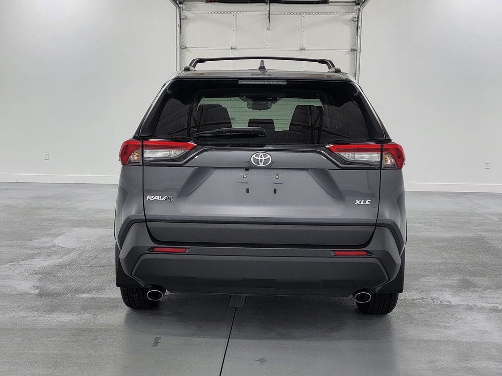 Used 2022 Toyota RAV4 XLE w/ Convenience Package FWD image 7