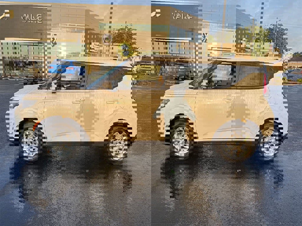 New 2025 Kia Soul S image 3