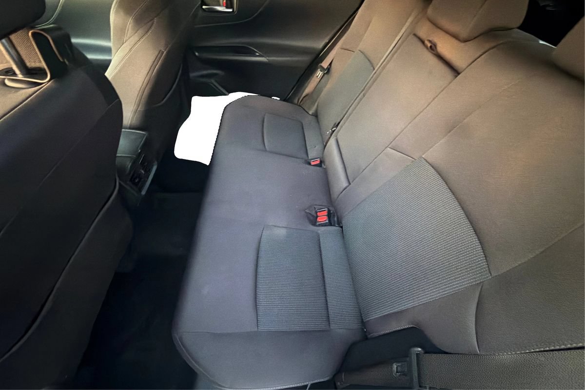 Used 2021 Toyota Venza LE AWD/4WD image 10