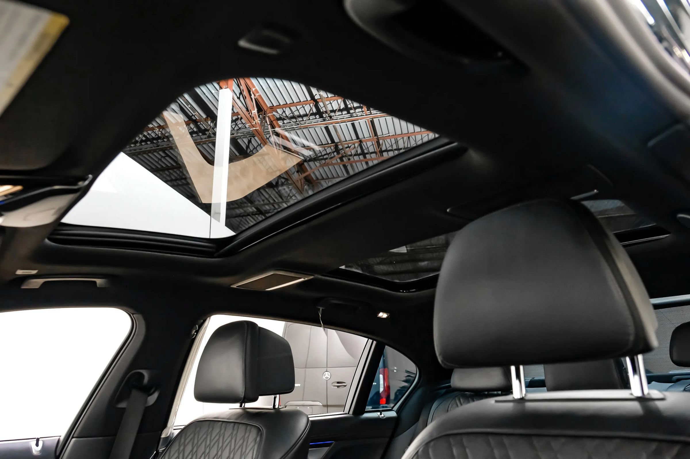 Used 2019 BMW 740i w/ Executive Package RWD image 34