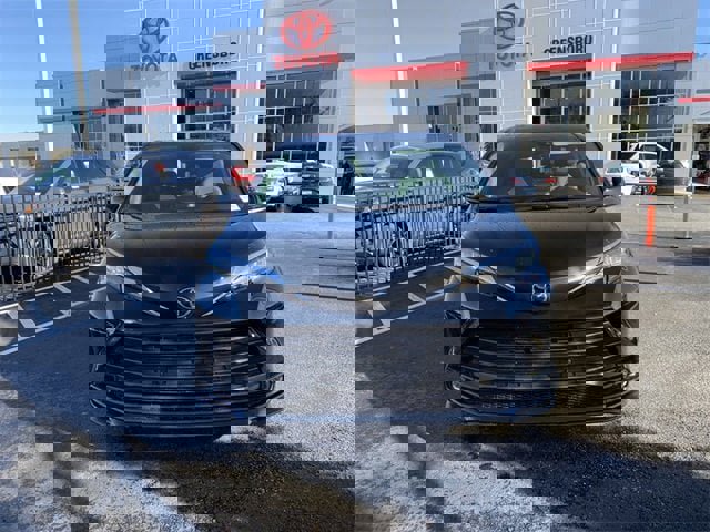 New 2026 Toyota Sienna XLE image 3