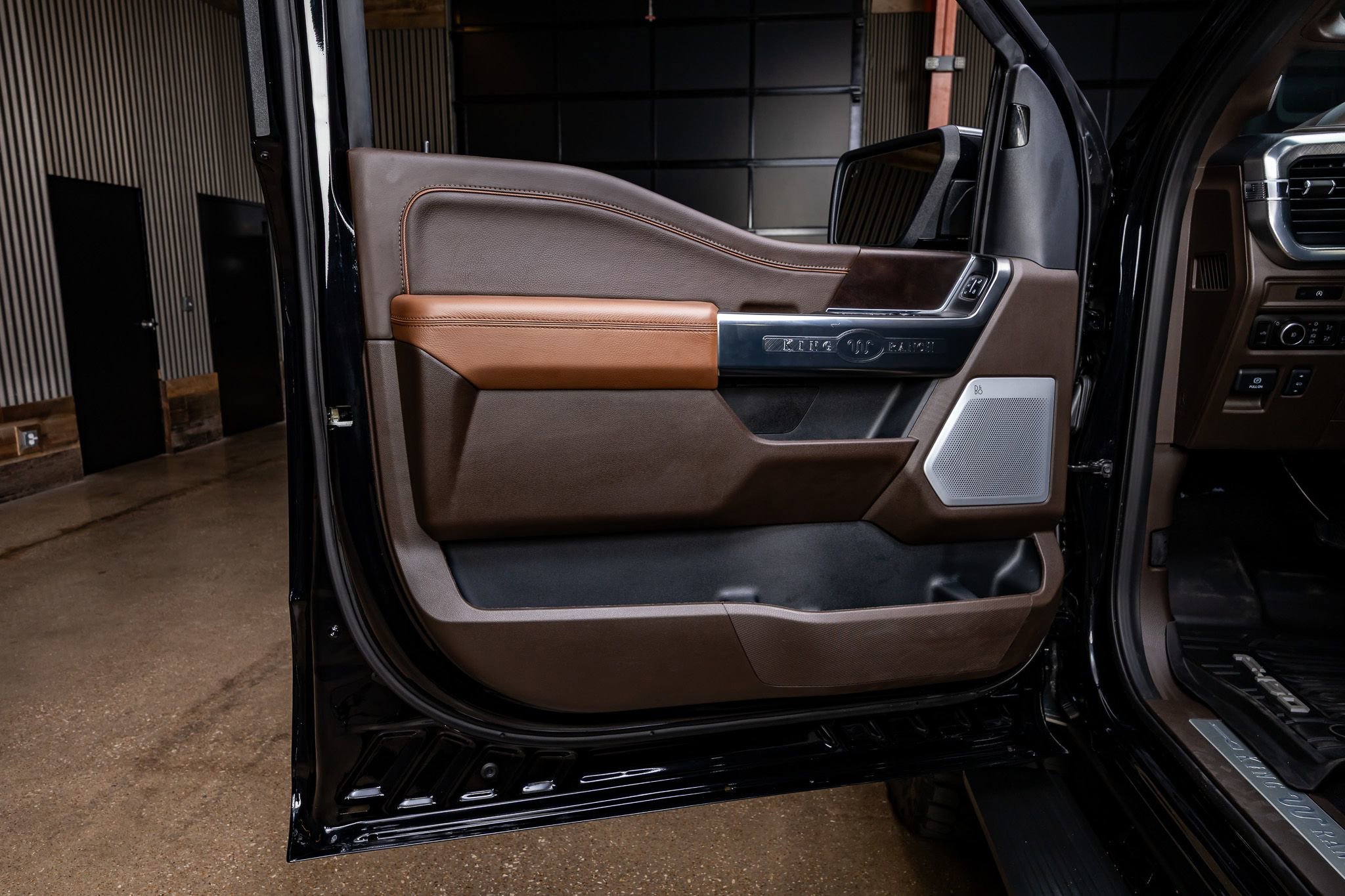 Used 2025 Ford F150 King Ranch w/ FX4 Off-Road Package image 36