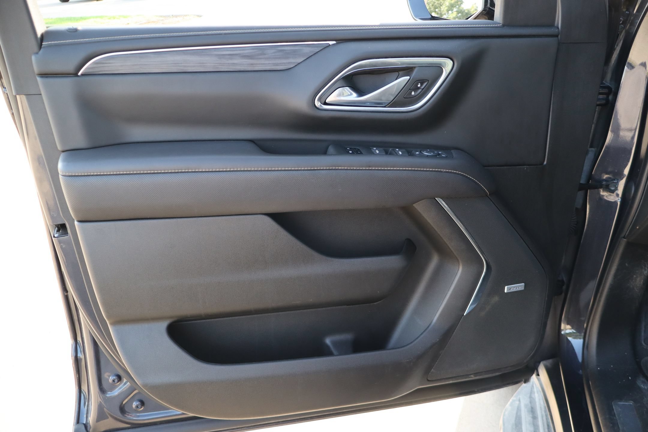 Used 2023 GMC Yukon SLT AWD/4WD image 12
