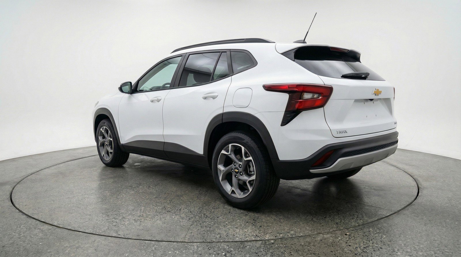 Used 2025 Chevrolet Trax LT FWD image 6