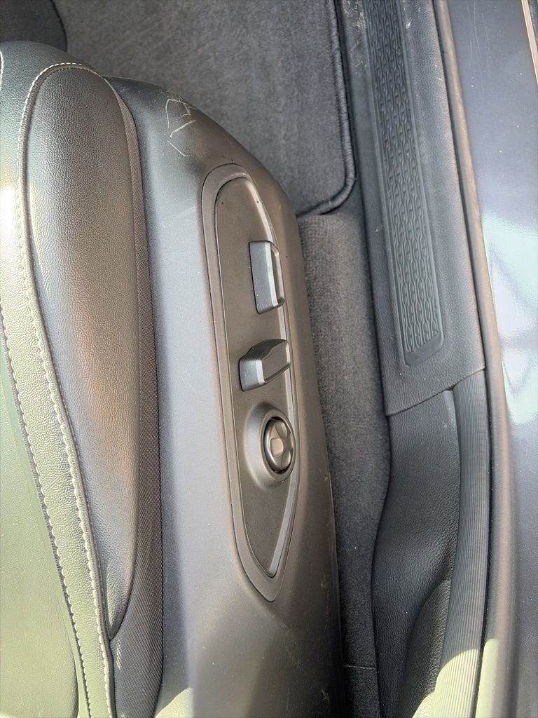 Used 2024 Jeep Grand Cherokee Limited w/ Black Appearance Package image 24