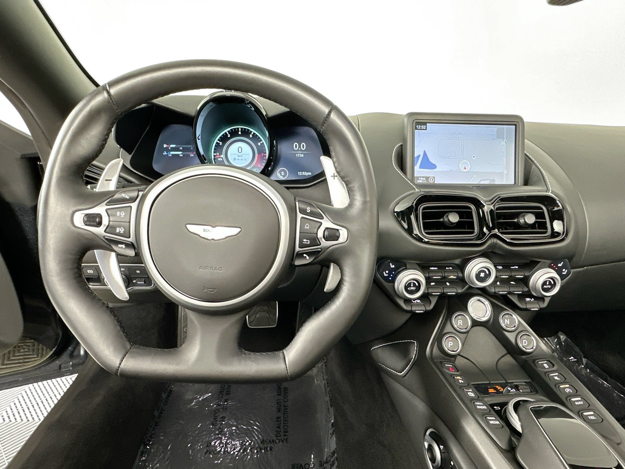 Used 2021 Aston Martin V8 Vantage Roadster RWD image 11
