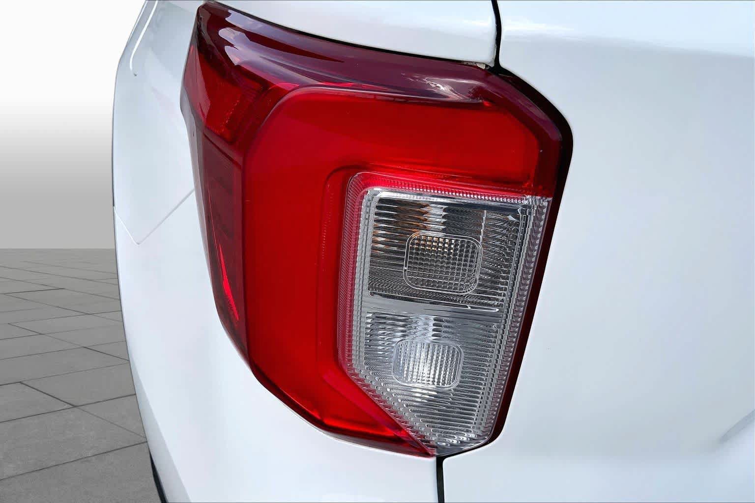 Used 2020 Ford Explorer XLT w/ Comfort Package AWD/4WD image 28