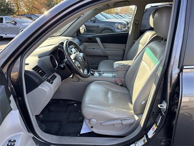 Used 2013 Toyota Highlander 4WD image 14